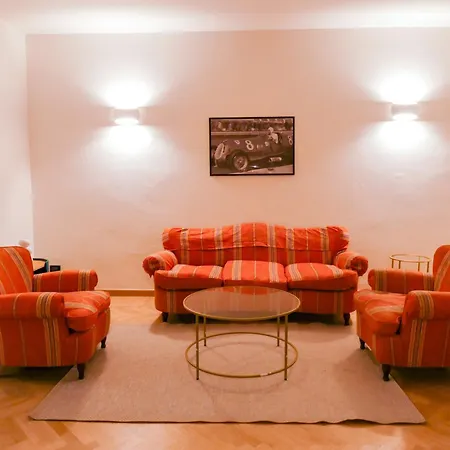 Lisi - Porta Romana Guestroom Milán